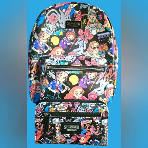 Stranger Things mini backpack with matching wallet - Picture 3 of 6